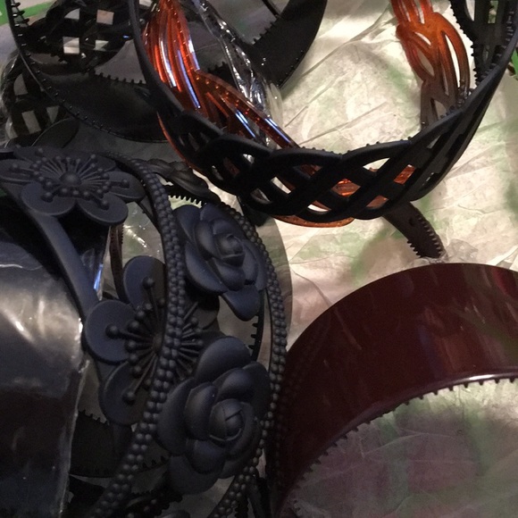 DIADEMAS - Picture 3 of 3